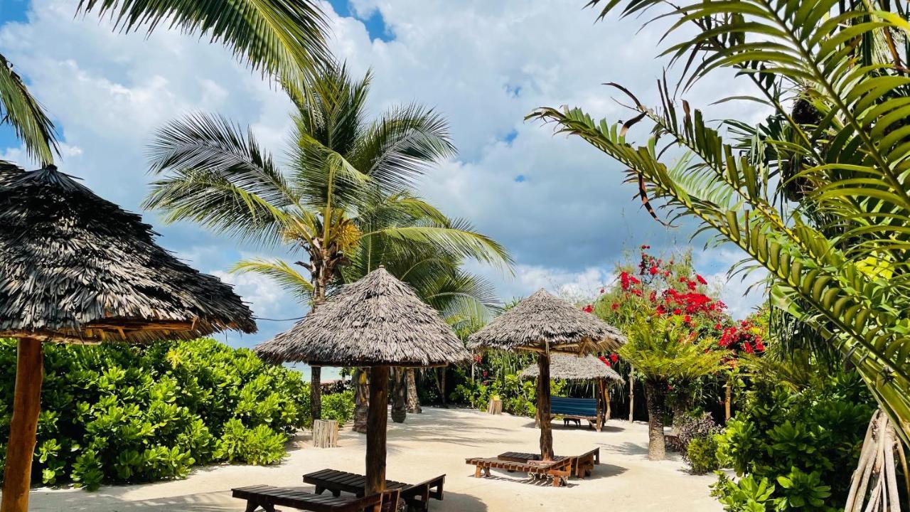 Palumboreef Beach Resort Uroa Exteriör bild