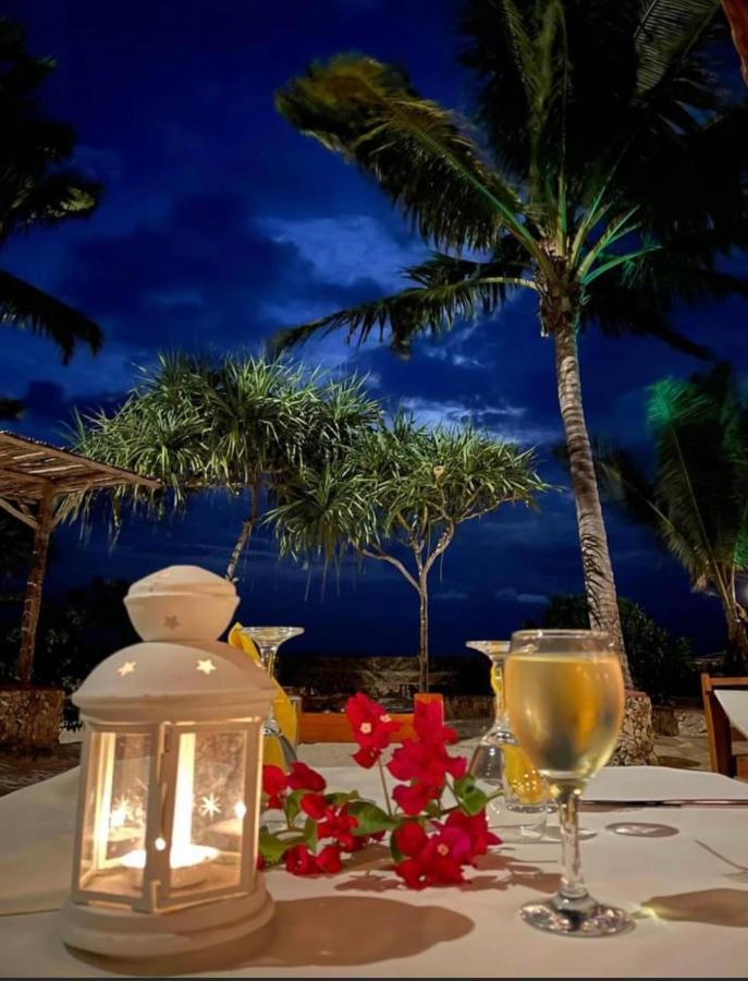 Palumboreef Beach Resort Uroa Exteriör bild
