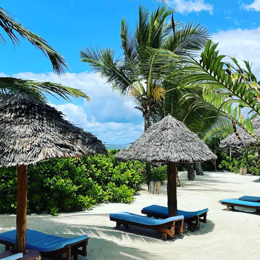 Palumboreef Beach Resort Uroa Exteriör bild
