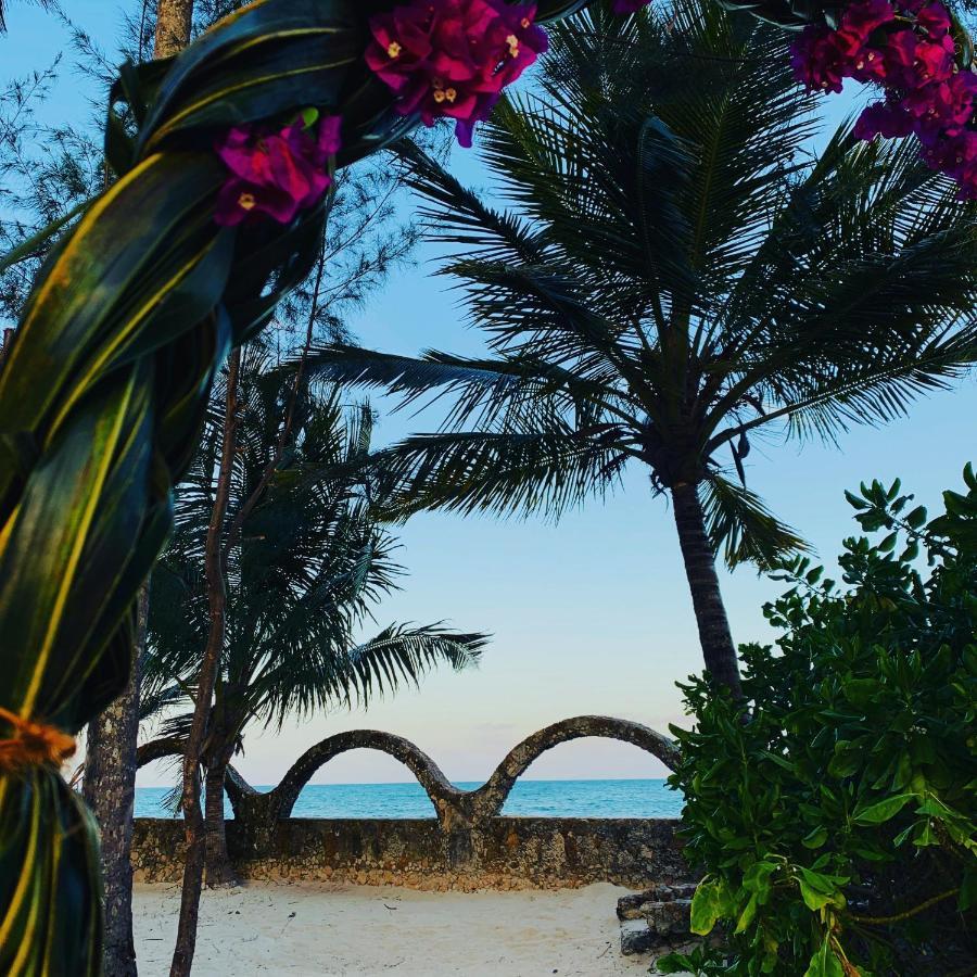 Palumboreef Beach Resort Uroa Exteriör bild