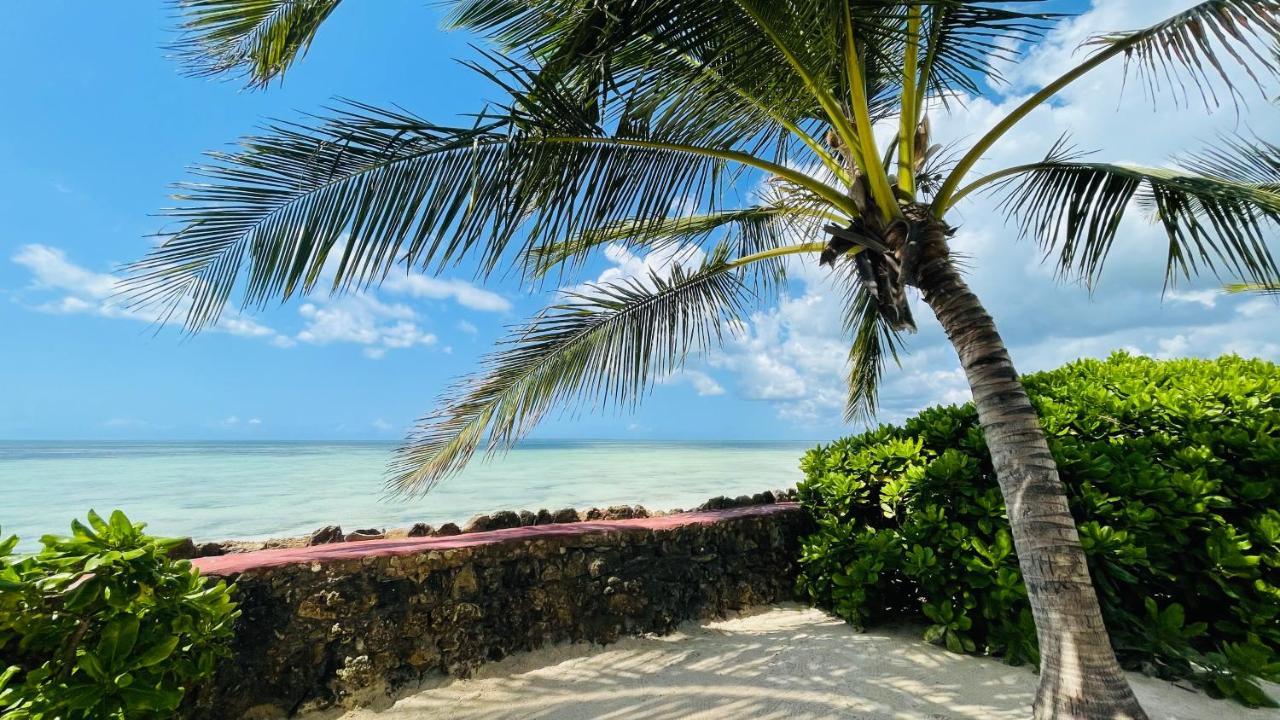 Palumboreef Beach Resort Uroa Exteriör bild