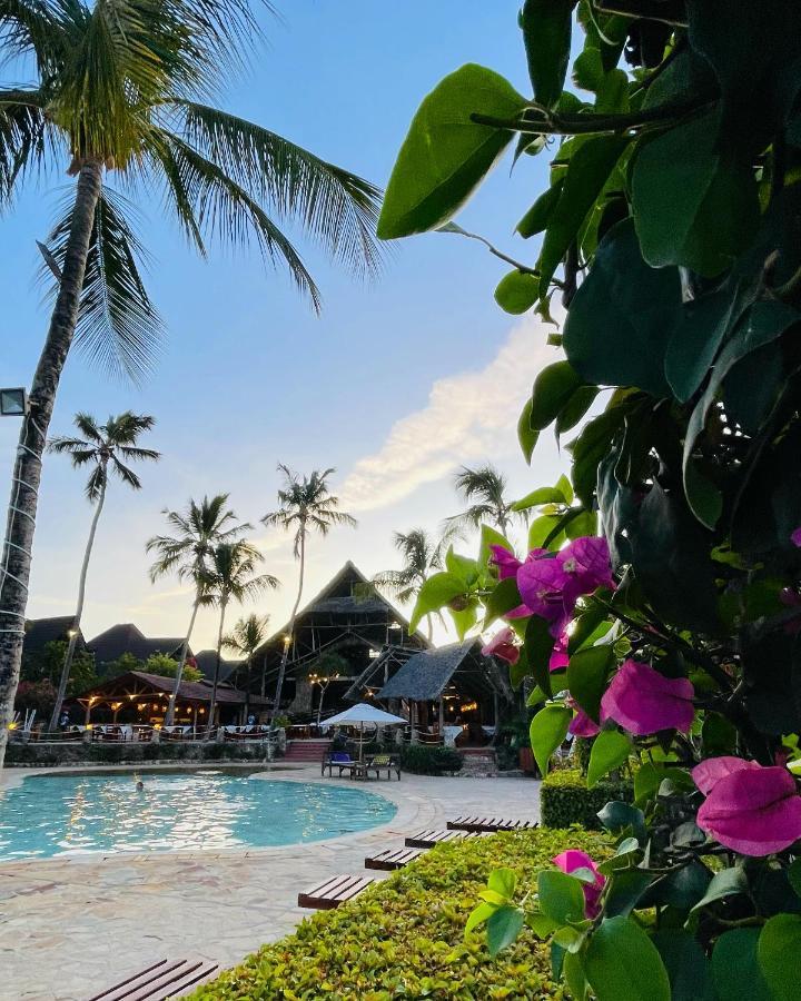 Palumboreef Beach Resort Uroa Exteriör bild